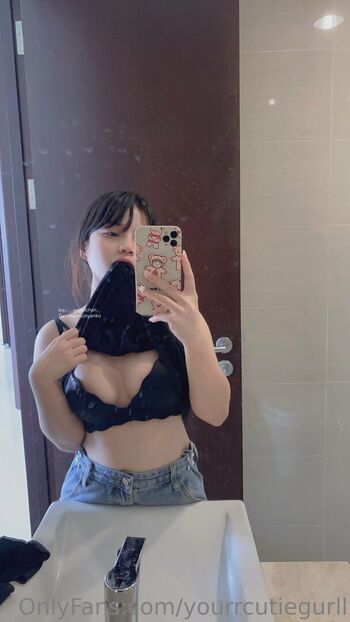 Yourrcutiegurl image