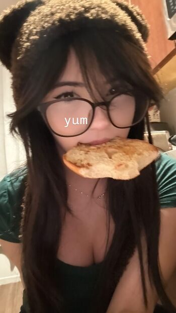 Yukiifoxx image