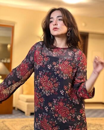 Yumna zaidi image
