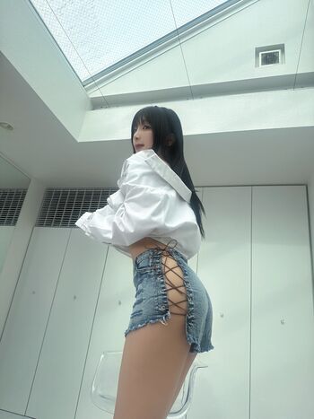 Yuno mizusawa page 4 image