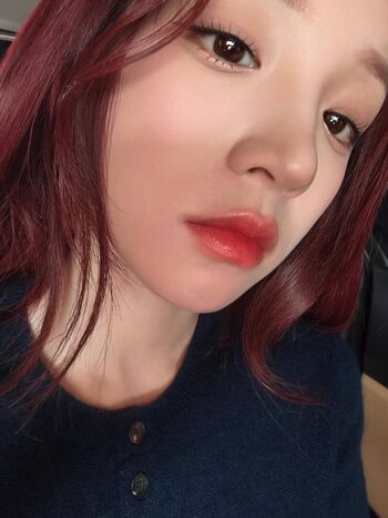 Yuqi page 3 image