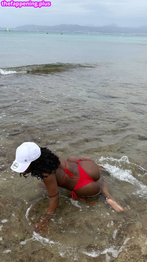 Yyaizabennett नग्न OnlyFans फोटो #2