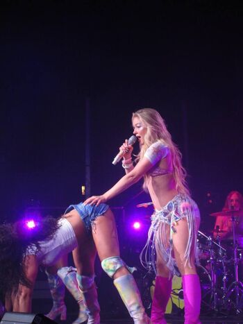 Zara larsson 1 page 4 image