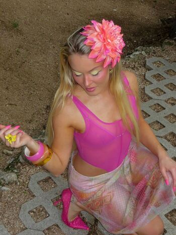 Zara larsson 1 page 2 image