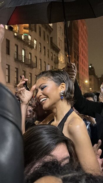 Zendaya page 4 image