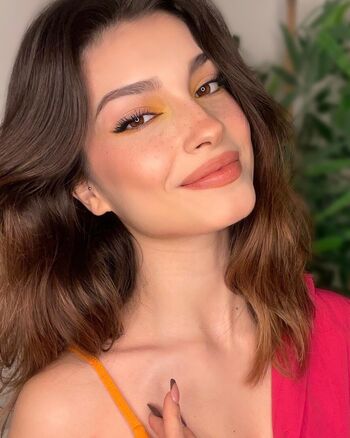 Zeynep demirhan image