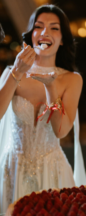 Zeynep demirhan image