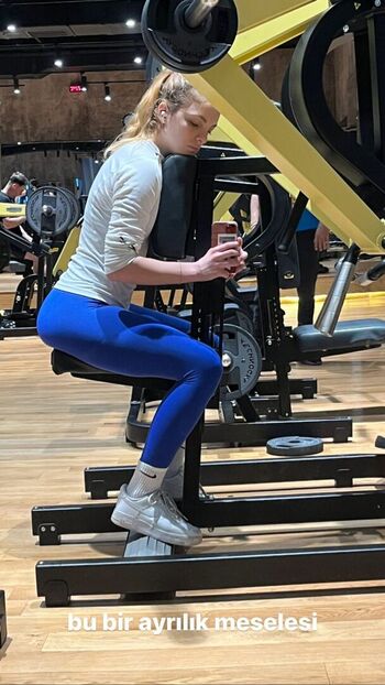 Zeynep ozveri image