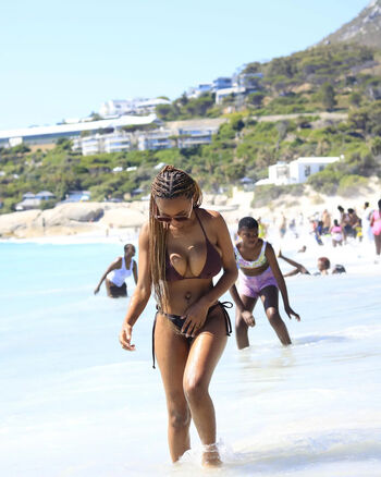 Zizipho ondiswa page 2 image