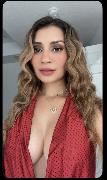 Zo victoria suazo image