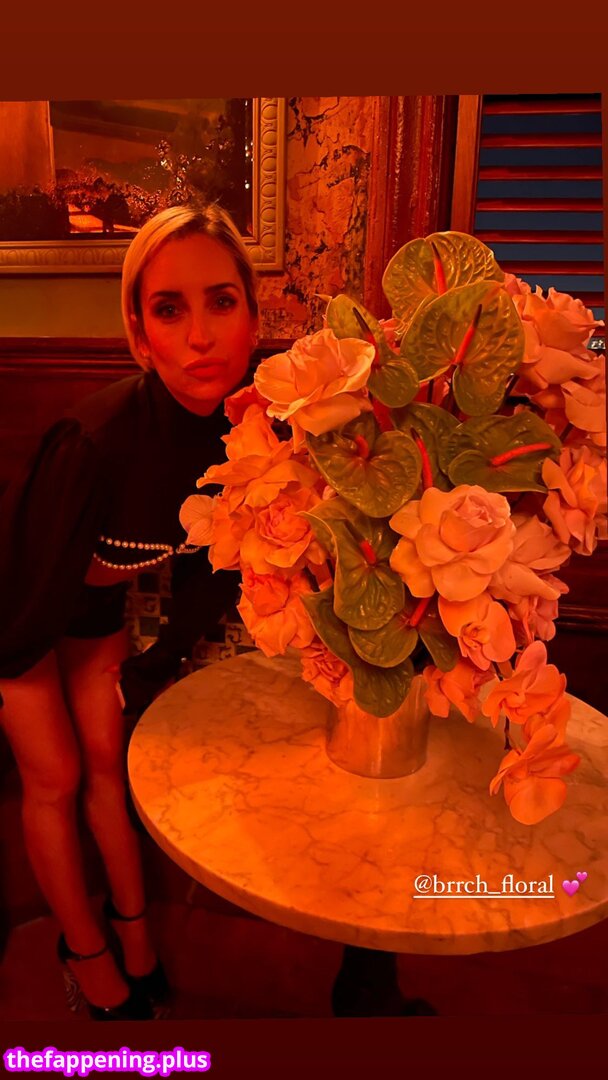 Zoe Lister Jones / https: / zoelisterjones Фото оголеного OnlyFans #16