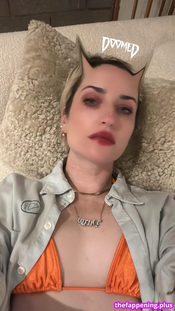 Zoe Lister Jones / https: / zoelisterjones 누드 OnlyFans 사진 #29