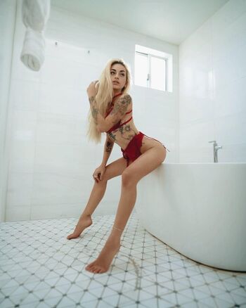 Zoe serena image