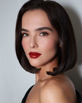 Zoey deutch page 2 image