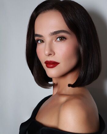 Zoey deutch page 2 image