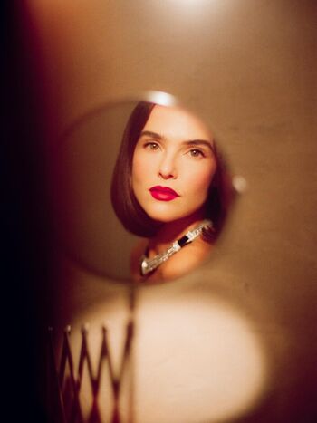 Zoey deutch page 2 image