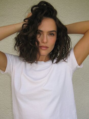 Zoey deutch page 2 image