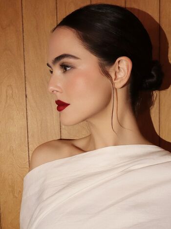 Zoey deutch image