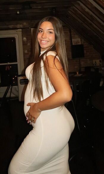 Zoey kouskousakis image