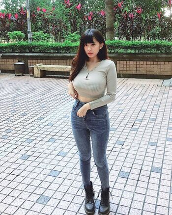 Zoeytaiii page 2 image