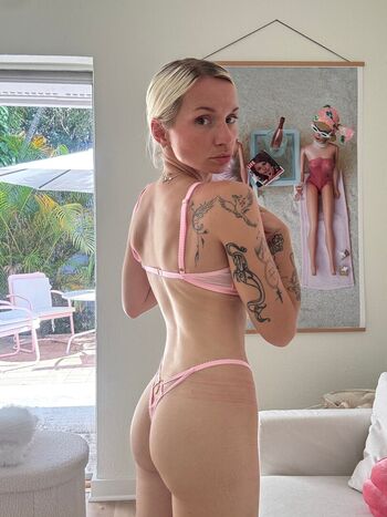 Zoie burgher image